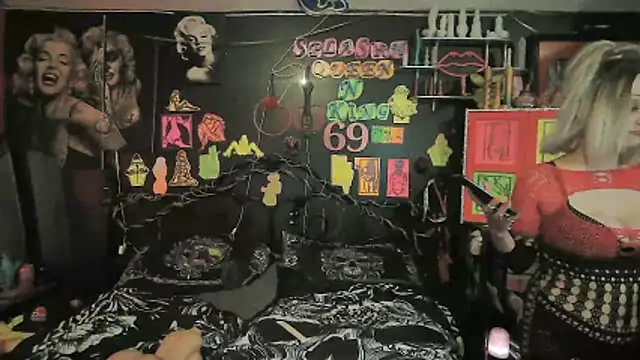 Splash Queen420 online show from April 13, 8:04 am