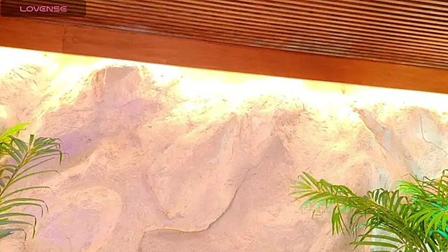 alisonn moon online show from April 14, 10:10 pm