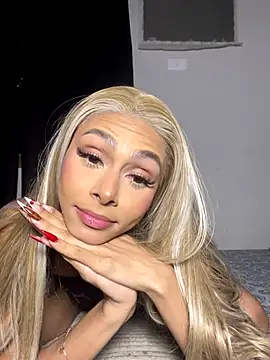 heloagreen  online show from September 27, 4:19 am