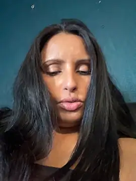 Angelaarayexx online show from May 13, 1:28 pm