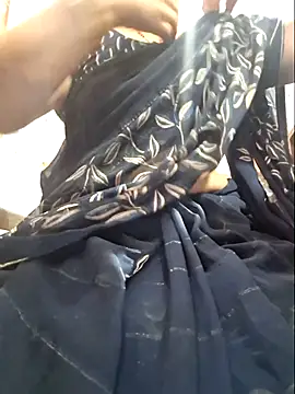 indianhotwife639 online show from April 20, 7:00 am