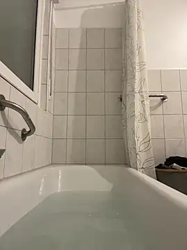 Emilia Mausi online show from April 11, 7:28 pm