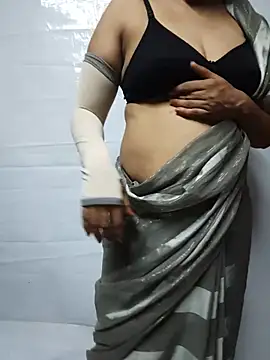 Taitanic143 online show from July 5, 6:13 pm