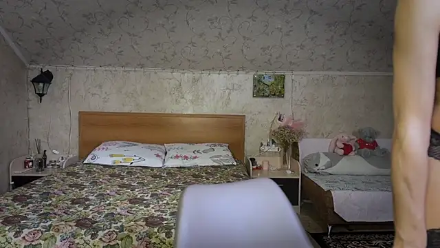 CleoSecret online show from March 18, 4:45 pm