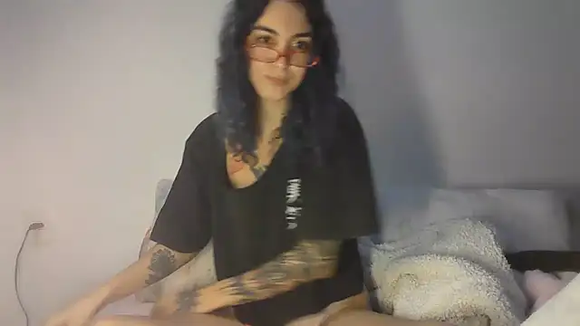 peetitefairy online show from July 28, 4:32 am