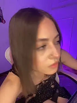 PrettyAmber online show from April 15, 8:53 pm