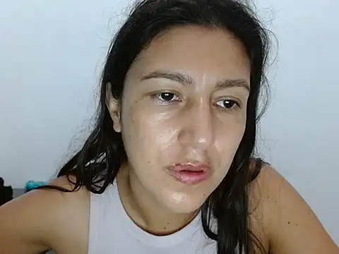 SarahFriendly online show from June 3, 11:22 am