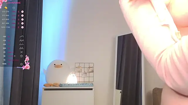roxydolll online show from June 4, 2:06 am
