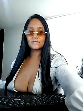 Esmeralda333 online show from April 14, 1:55 pm