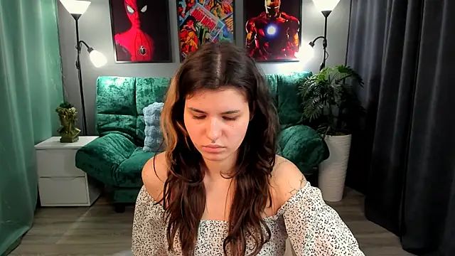 AnoraDark online show from April 5, 5:45 pm