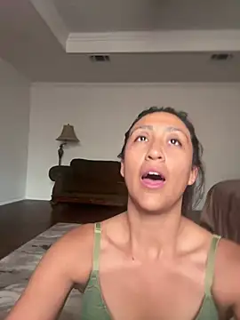 Sonnysoles online show from April 7, 10:45 pm