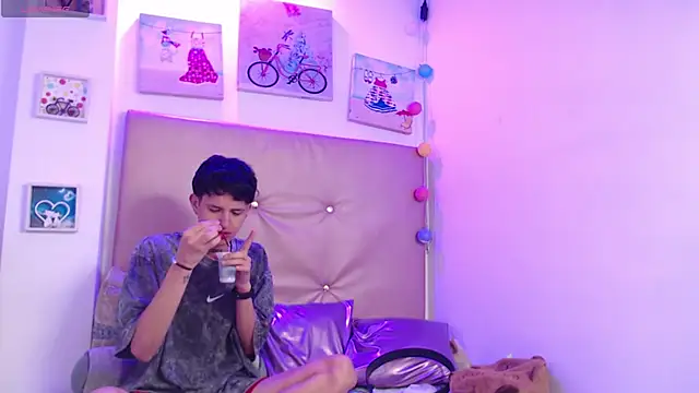 iam lukas   online show from December 20, 5:50 pm