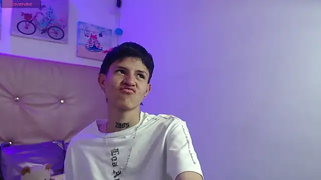 iam lukas   online show from December 15, 6:46 pm