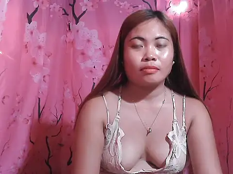 Hot Samantha4u online show from May 4, 10:35 pm