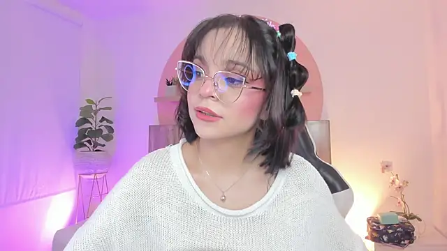 Clara Luu online show from April 15, 3:18 am