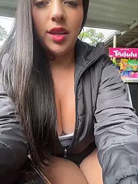 Isaa-Sweet online show from April 16, 9:39 pm