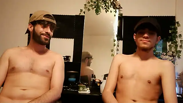 young swisscouple online show from April 17, 6:32 pm