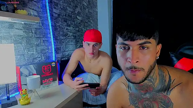 Theimperialboys  online show from April 17, 12:02 am