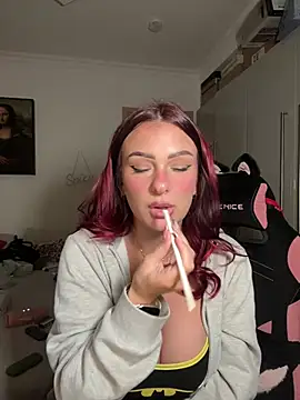 OliviaaFischer online show from April 16, 8:52 pm