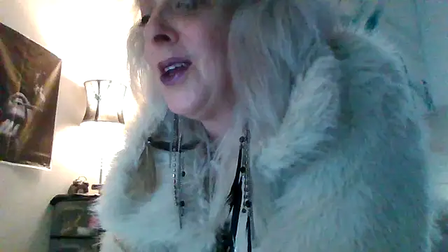 StacysMomXOXO online show from December 3, 7:33 am