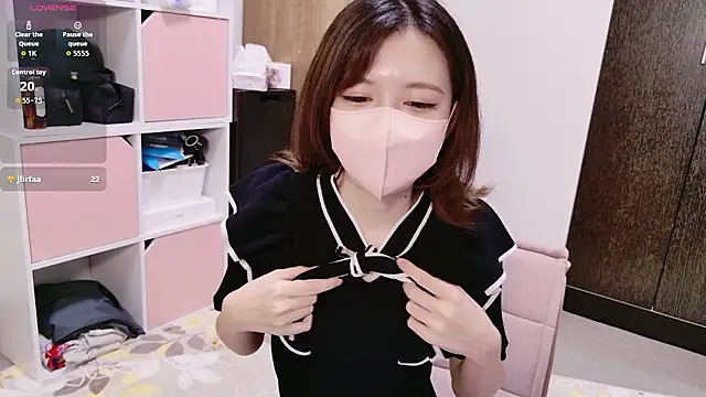 Azusa DoMybest online show from April 12, 6:16 am