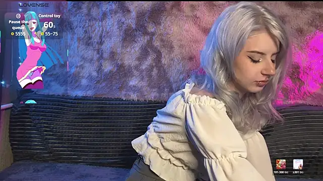 snowy lisa online show from April 4, 3:11 pm