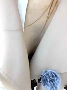 pink-mai online show from March 27, 4:14 am