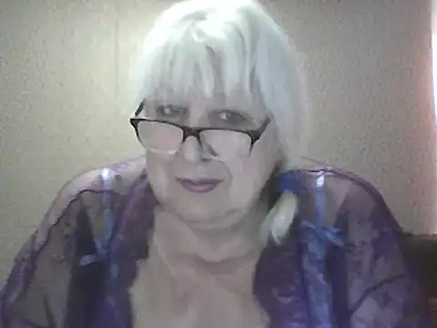Alexia64231 online show from May 7, 4:17 am