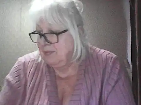 Alexia64231 online show from April 13, 2:18 pm