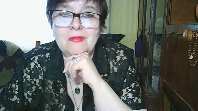 VeronicaGold511 online show from April 2, 6:44 am