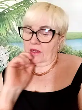 VioletSweet5566 online show from April 5, 7:07 am