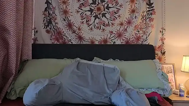 Daisyxoxo  online show from April 20, 8:39 am