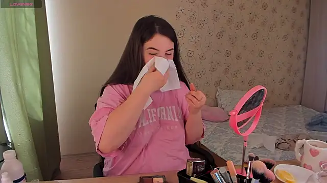 Alice next door online show from March 31, 8:47 am