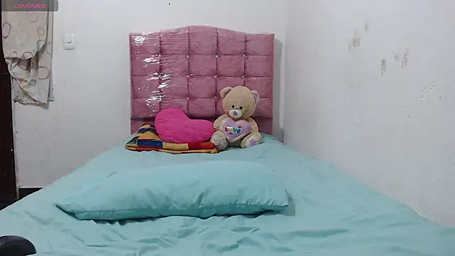 toxic sweet  online show from March 27, 5:42 am