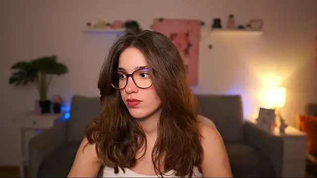 kissie cat online show from March 26, 2:08 pm