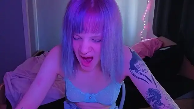 Elieiza xo online show from March 28, 9:20 am