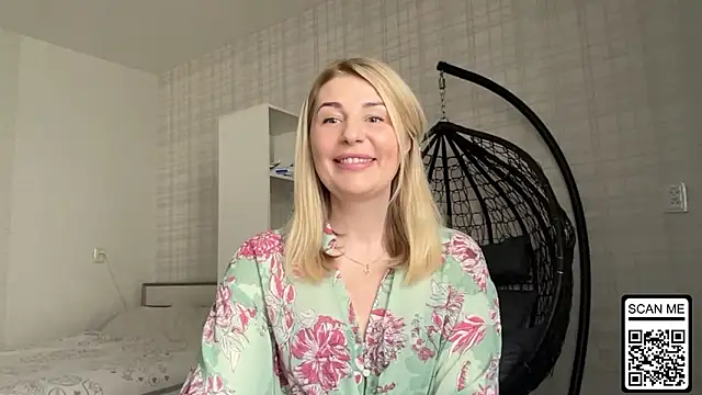 Blondie xoxoxo online show from March 26, 1:24 pm