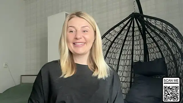 Blondie xoxoxo online show from April 4, 12:48 pm