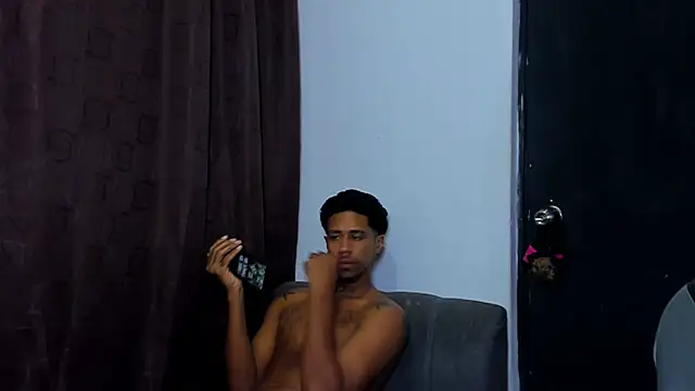 violet and myers online show from April 16, 9:39 pm