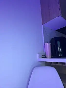 Bella-taylorr online show from March 30, 8:47 am