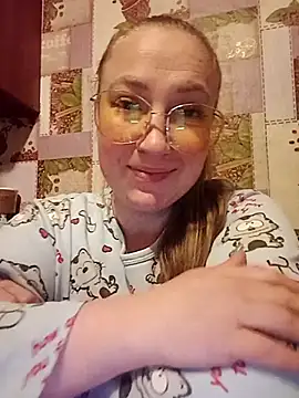 Kiss Eva online show from April 20, 5:16 pm