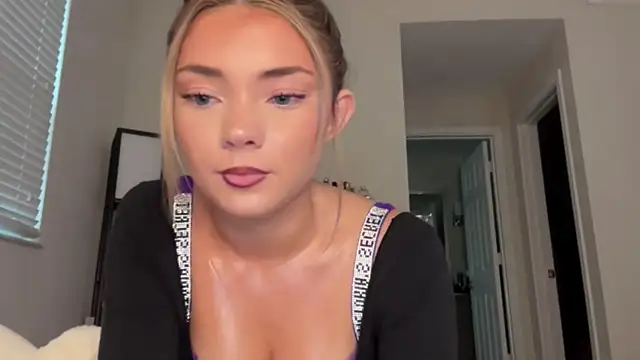 SaraxSummers online show from April 7, 10:56 pm