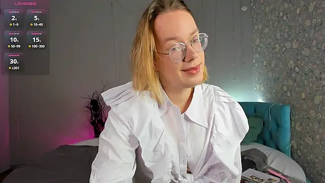 Amanda Butlerr online show from January 15, 9:15 am