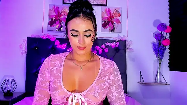 SagiraBelle online show from April 16, 8:08 pm