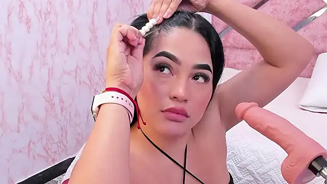 HOT EMIILY  online show from January 19, 2:02 pm