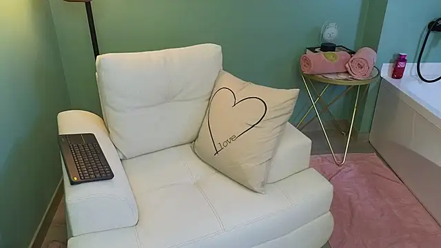 Calipso Parisi online show from March 27, 1:45 pm