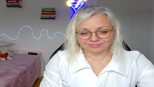 Linsy Kim online show from March 26, 9:55 am