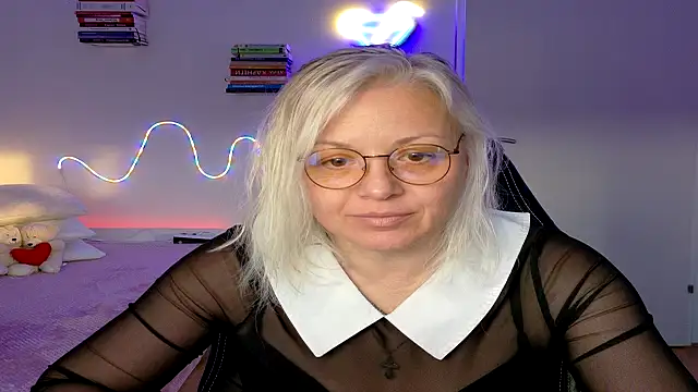 Linsy Kim online show from March 28, 5:01 pm