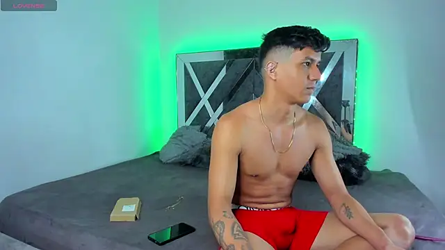 Robertmiller21 online show from April 23, 5:15 am