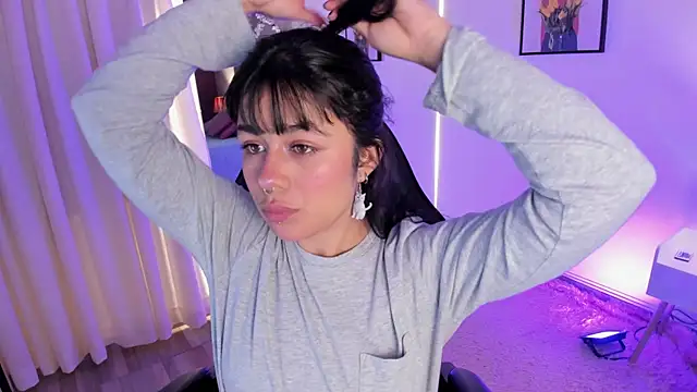 flower smith  online show from April 18, 11:45 am